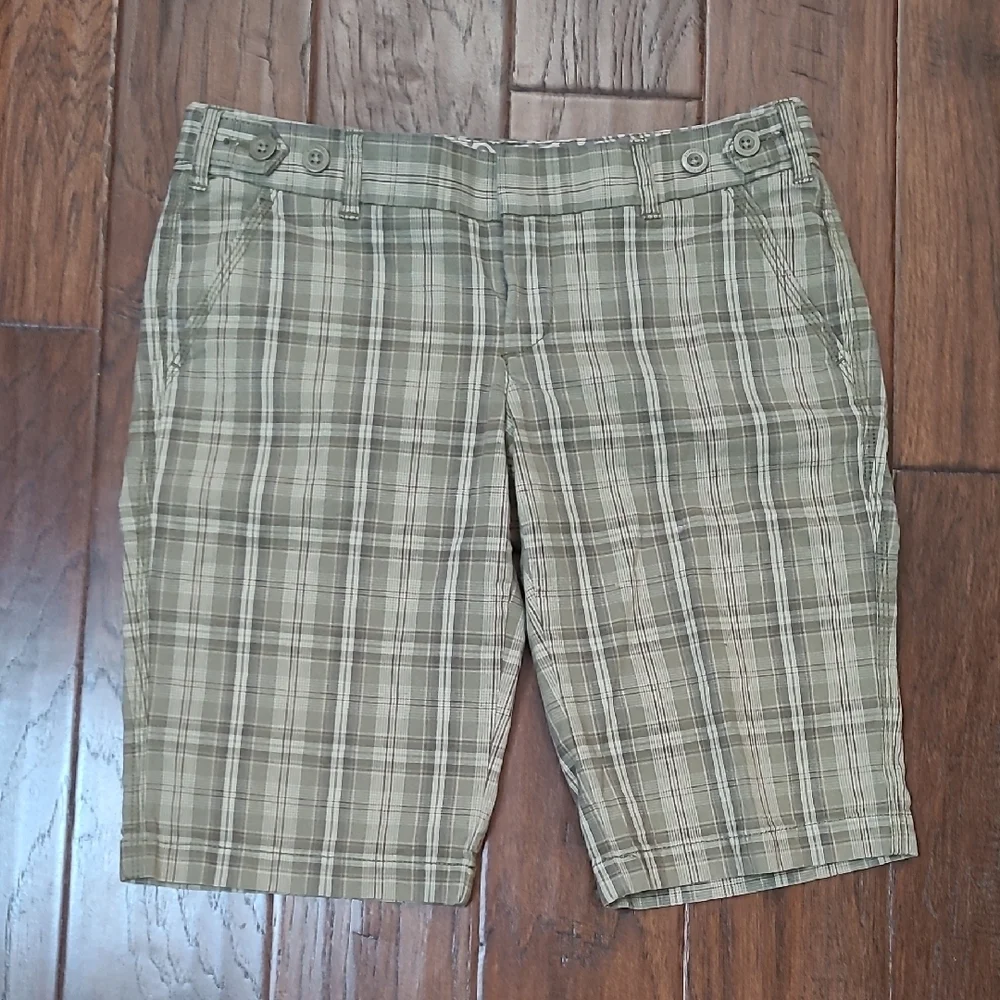 Express Olive Green & Tan Plaid Shorts size 6